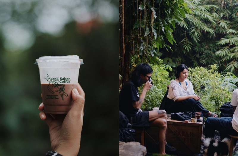 Salah satu menu dan nuansa Sabar Coffee.