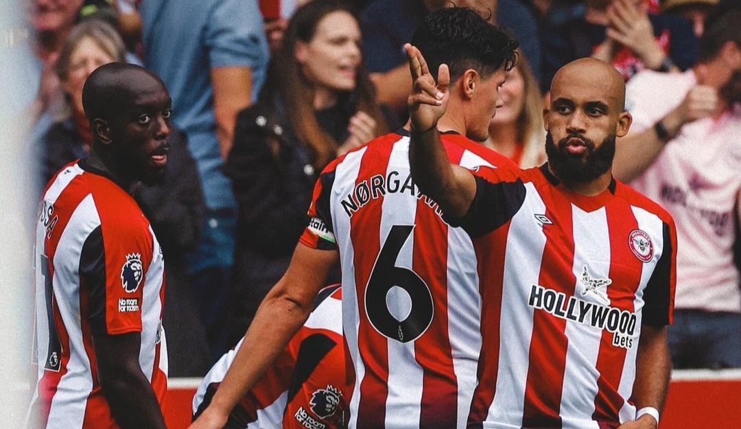 Sepebrasi Bryan Mbeumo usai mencetak gol ke gawang Southampton bagi Brentford (ig brentfordfc)