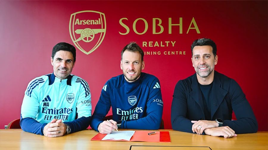 Neto berseragam Arsenal musim ini dengan status pinjaman dari Bournemouth (arsenalfc)