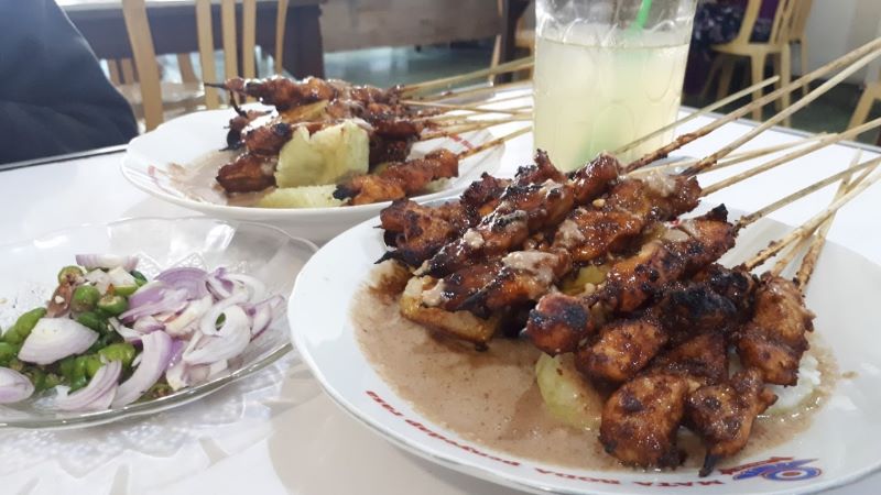 Sate Ayam Pak Kromo menjadi andalan kuliner warga Jogja.