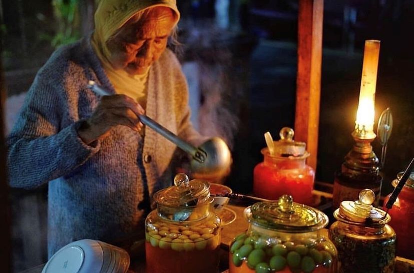 Wedang Ronde Mbah Payem yang masih eksis sampai sekarang Judul:&nbsp;