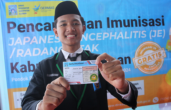 Dinas Kesehatan melakukan vaksinasi massal untuk Mencegah penyakit Japanese Encephalitis (JE).