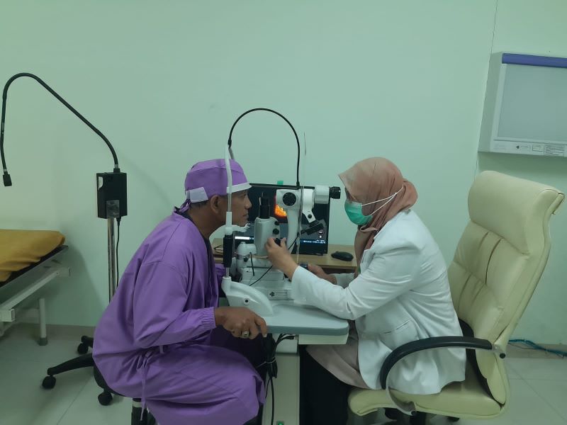 Bakal calon wakil Bupati Purworejo Lukman Hakim saat menjalani rikkes di RSUP dr. Soeradji Tirtonegoro Klaten.