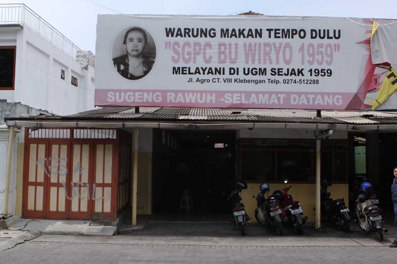 Rumah makan SGPC legendaris yang terkenal di kalangan mahasiswa UGM.