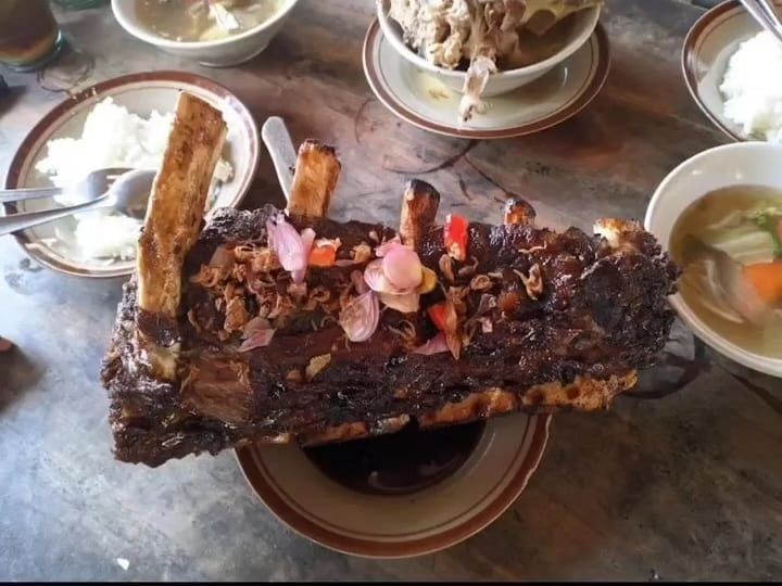 Mengulik lebih dalam sop dan sate sapi pak bayu yang pernah viral