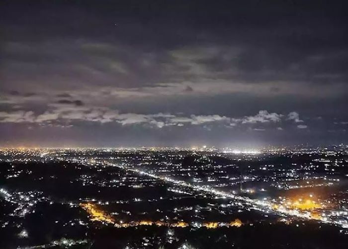 Pemandangan City Light di Bukit Bintang Jogja