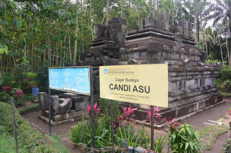 Destinasi Candi Asu di Lereng Merapi.
