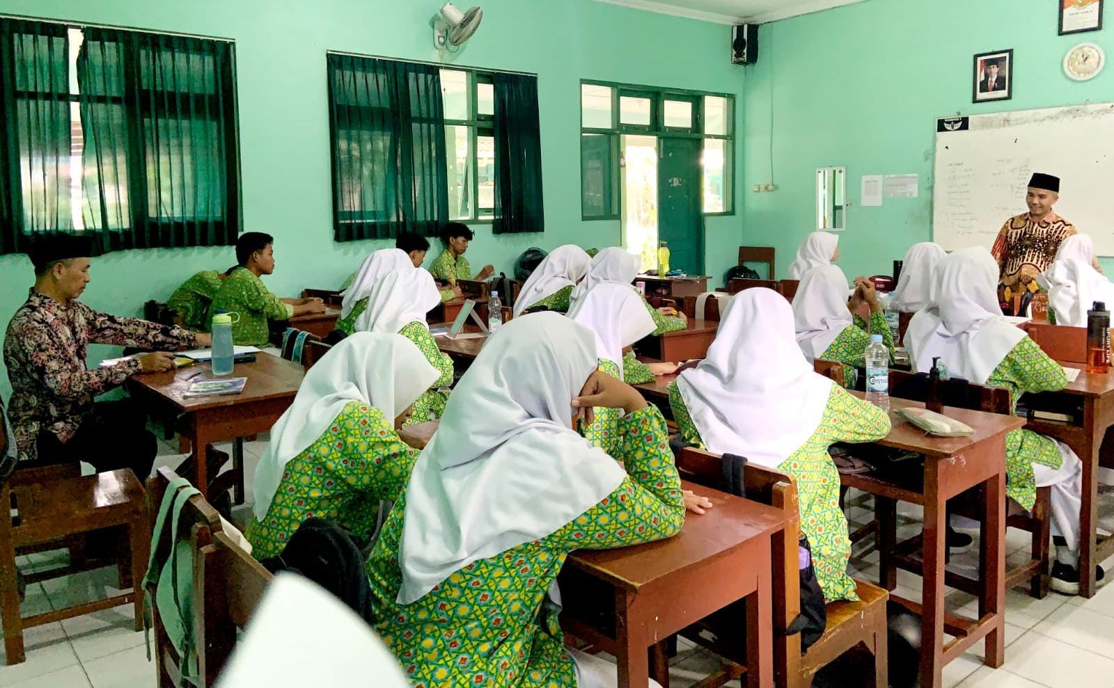 DIPANTAU - Kegiatan supervisi guru oleh kepala sekolah di MAN 4 Bantul pada Kamis (5/9/2024)  (GUNAWAN/Radar Jogja)