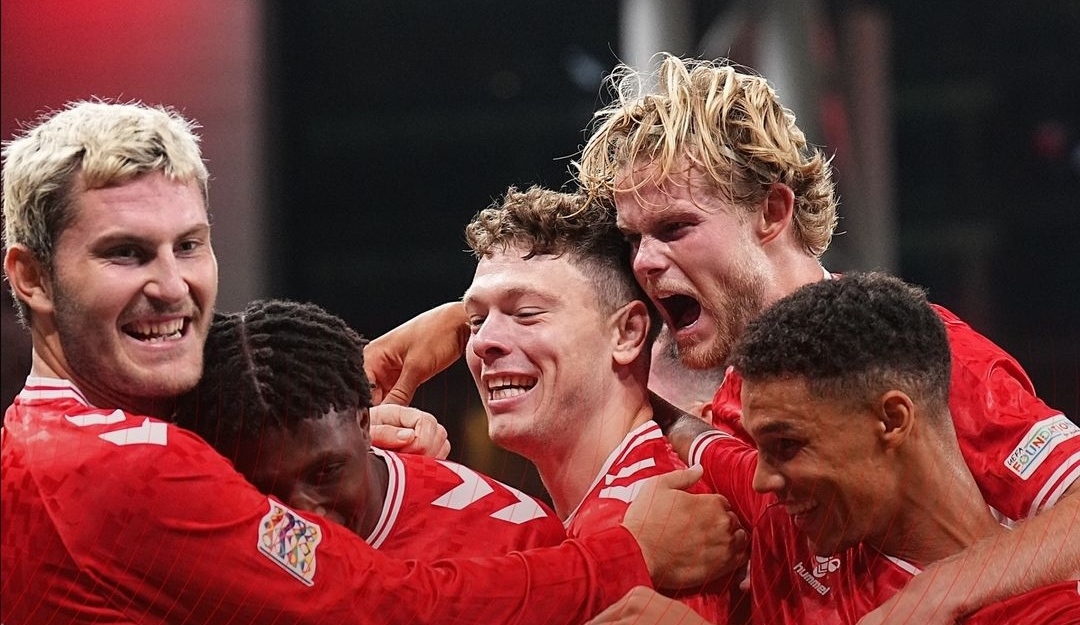 Pemain Denmark rayakan kemenangan atas Swiss di matchday pertama Nations League A grup 4 (ig herrelandsholdet)