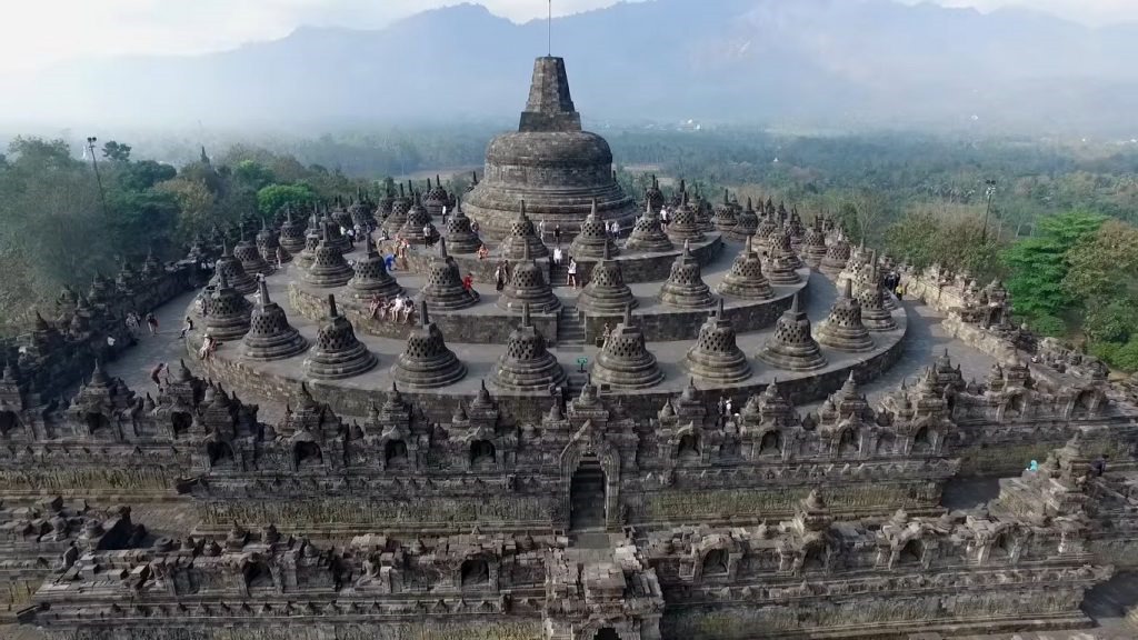 Candi Borobudur di Magelang, Jawa Tengah (idsejarah.net)