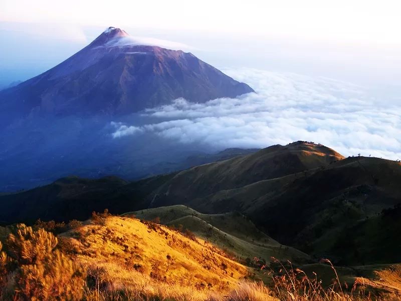 Panorama Gunung Lawu dan misteri di sebaliknya.