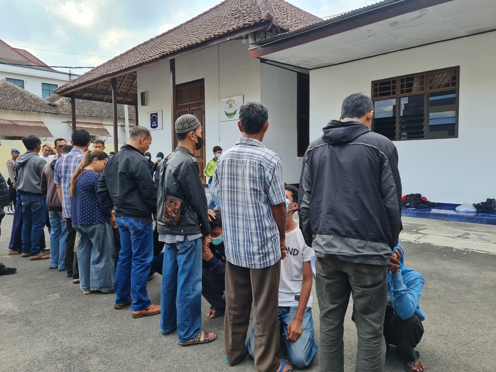 BIKIN SUSAH : Orang tua para pelaku tawuran dihadirkan di Mapolres Magelang.