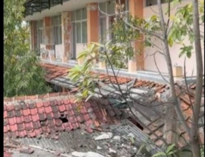 Bangunan kampus yang terbengkalai