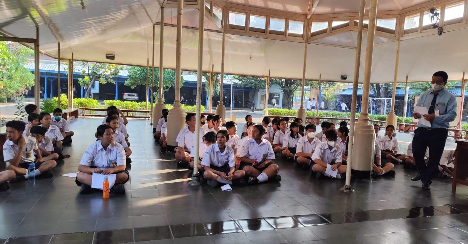 PERSIAPAN - Siswa SMP Stella Duce 2 Jogja mengawali ANBK 2024 dengan pengkondisian dan motivasi di aula sekolah pada Senin (9/9/2024)    (GUNAWAN/Radar Jogja)