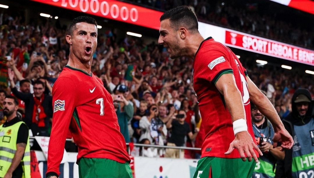 SIUUU: Selebrasi Cristiano Ronaldo usai mencetak gol kemenangan Portugal atas Skotlandia (ig portugal)