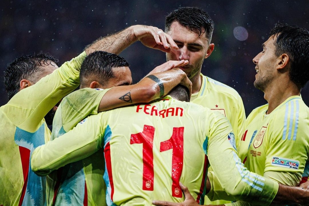 Selebrasi penggawa Spanyol usai kalahkan Swiss dalam matchday kedua Nations League A Grup 4 (ig ferrantorrres)