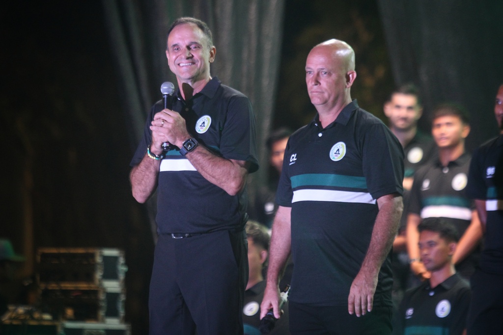 Pelatih PSS Sleman Wagner Lopez