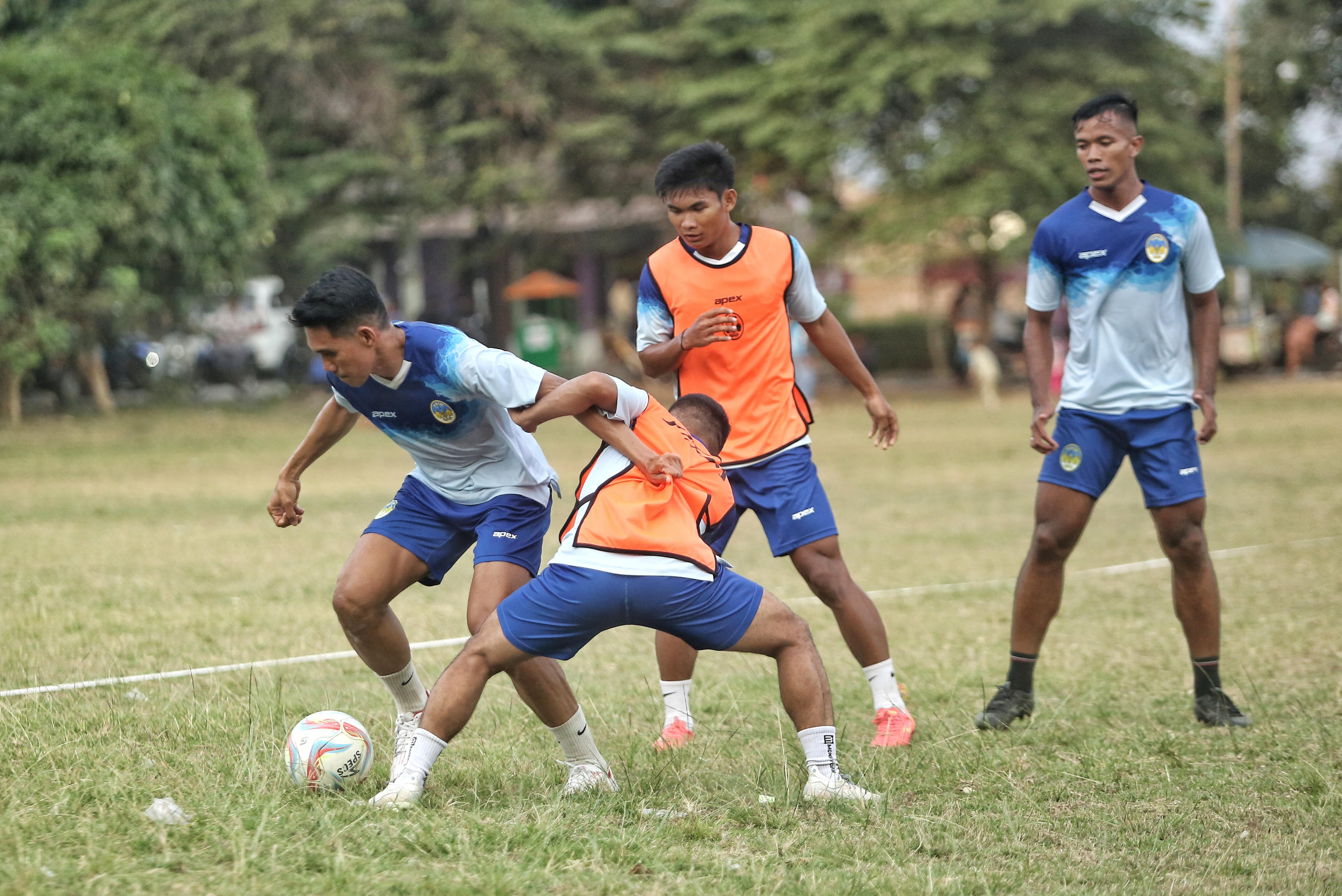 Para pemain PSIM Jogja menggelar latihan rutin di Lapangan Kenari