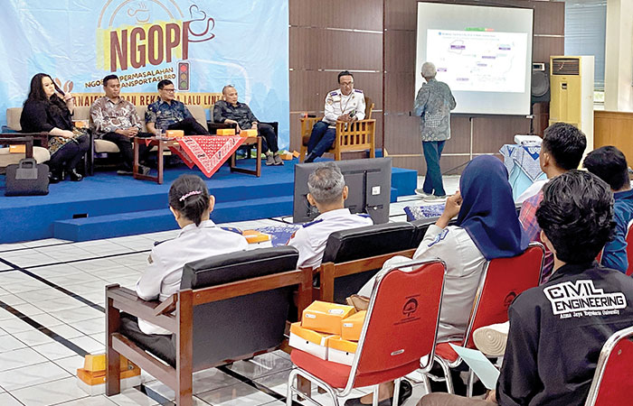 TRANSPORTASI MASA DEPAN: Suasana &ldquo;Ngopi&rdquo; yang diinisiasi Dinas Perhubungan DIY dengan menghadirkan sejumlah pakar dan akademisi dari berbagai perguruan tinggi.