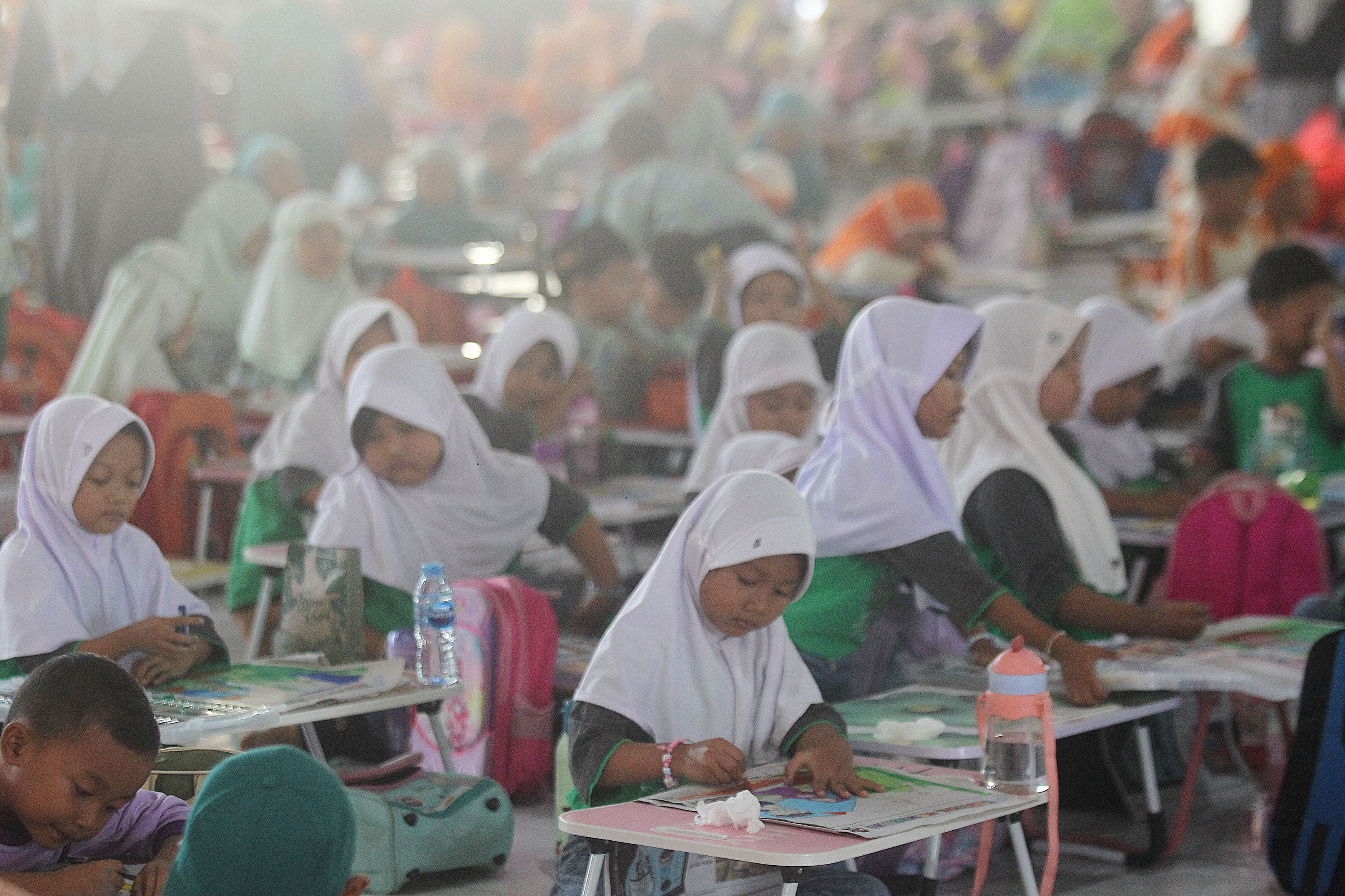 SEMANGAT: Festival mewarnai tingkat Raudhatul Athfal (RA) yang diikuti 720 siswa di Hall Al-Jauharah, MA Sunan Pandanaran, Ngaglik, Sleman, ke