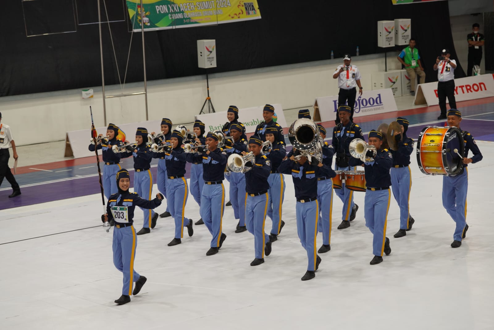 Tim Drumband DIJ nomor LBB saat bertanding di PON XXI- Aceh-Sumut 2024
