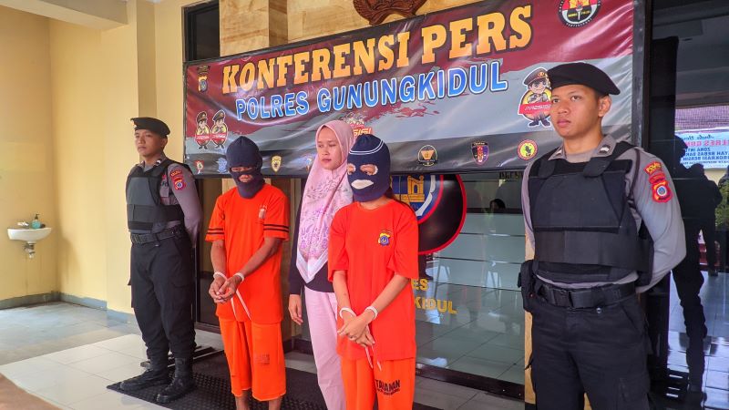 Kedua pelaku pencurian hewan ternak di Playen, Gunungkidul diringkus polisi, Kamis (12/9).