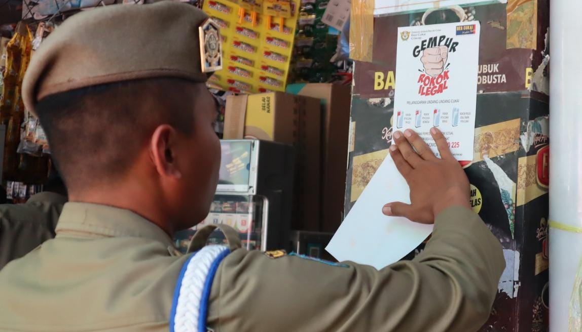 Tim gabungan dari Purworejo dan Kebumen saat melaksanakan operasi pemberantasan Barang Kena Cukai (BKC) ilegal di wilayah perbatasan Purworejo-Kebumen.