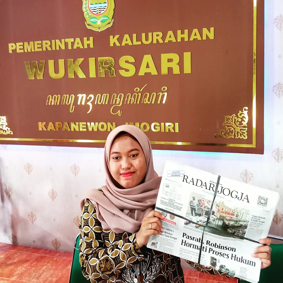 salah satu staf di Kalurahan Wukirsari Kapanewon Imogiri, ditempati perempuan.
