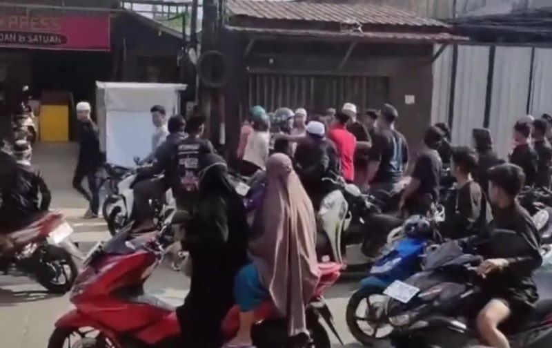 Pengroyokan rombongan pengantar jenazah terhadap sejoli di Samarinda.