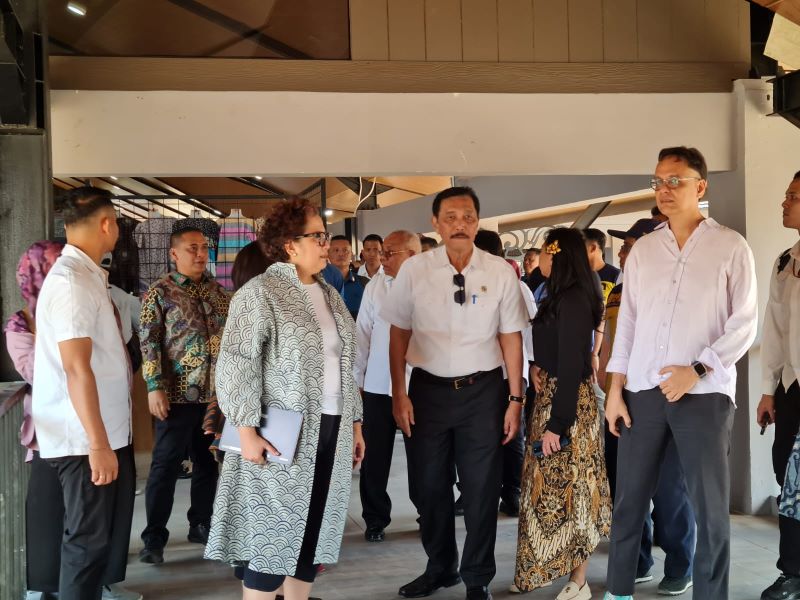 TINJAUAN: Menko Marves didampingi Menparekraf, Wamenag, serta jajaran Kementerian PUPR dan InJourney Destination Management saat meninjau Museum dan Kampung Seni Borobudur,  Kamis (19/9/2024)