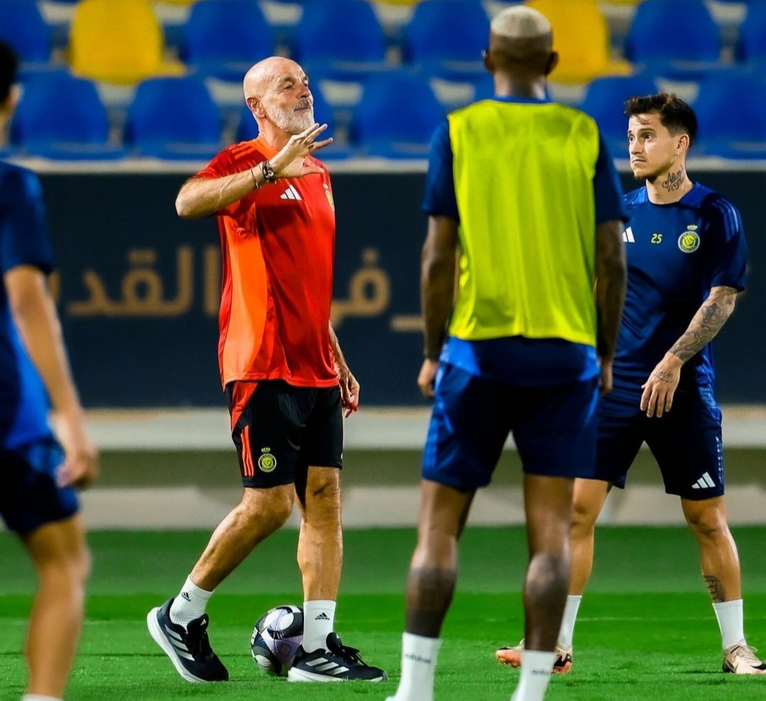 Stefank Pioli langsung memimpin latihan bersama Al Nassr (ig alnassr)