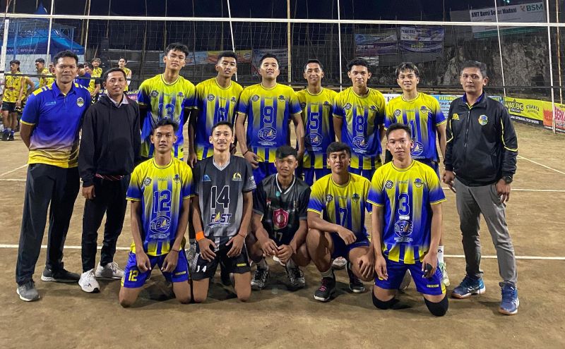 JUARA - Ganeksa Bhumikarta Putra juara 1 dalam laga seru Kejurkab Gunungkidul di lapangan terbuka Jetis, Saptosari, pada Rabu malam (18/9/2024)