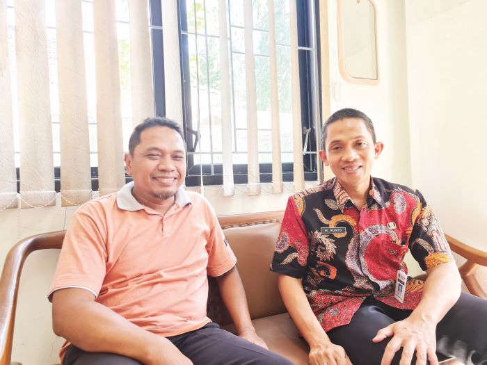 Rosavarindra (kiri), dr Oktora Kunto Edhy (kanan)