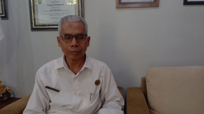 Kepala SMAN 1 Bantul Ngadiya