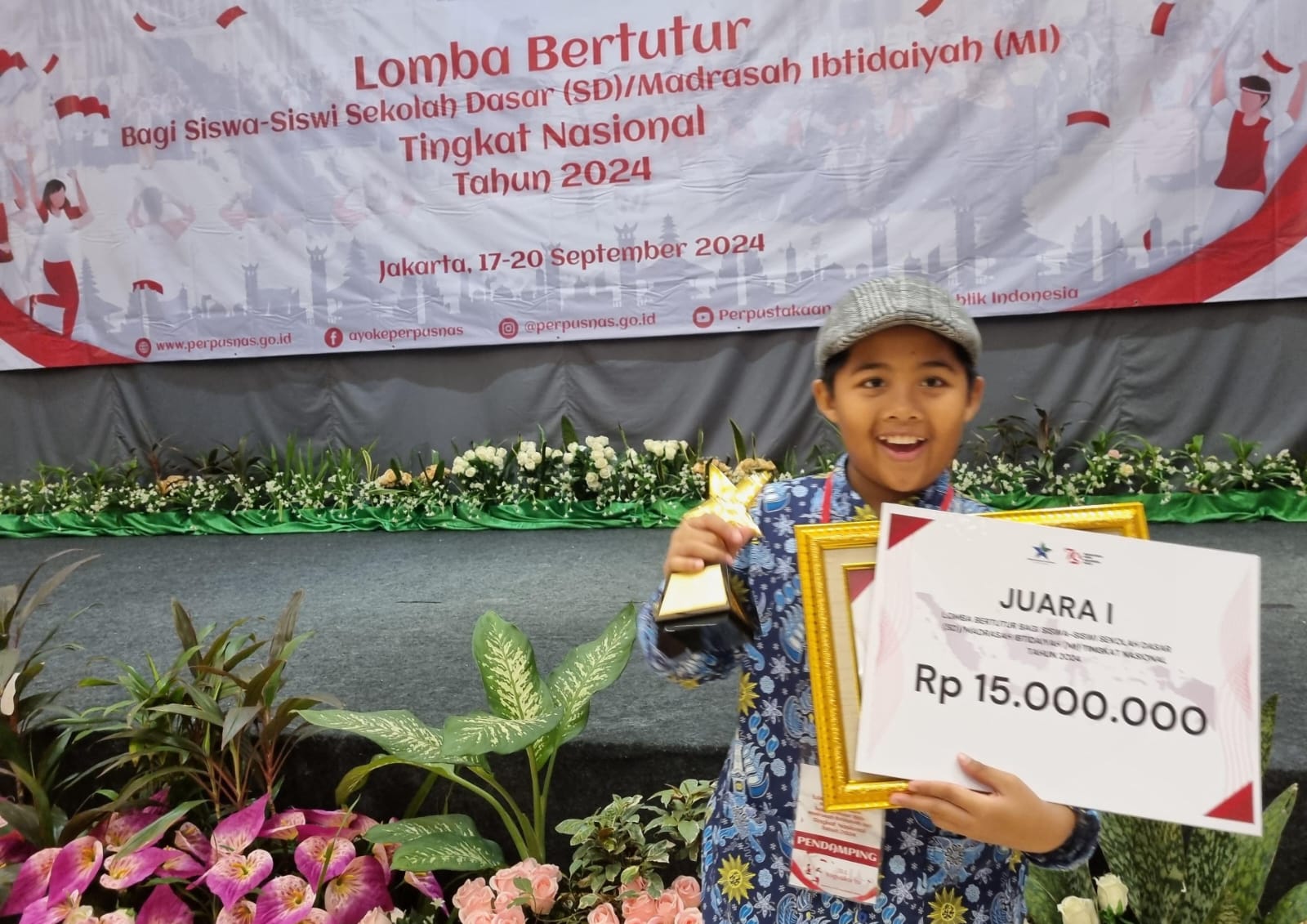 SELAMAT - Murid SD Muhammadiyah Sapen Altaf Jaddan Adzaro menjadi juara 1 di Lomba Bertutur Nasional 2024 (Doc SD Muhammadiyah Sapen untuk Radar Jogja)