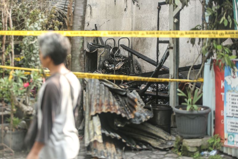 Sebuah rumah dua lantai di Jalan Timoho II, Kelurahan Muja Muju, Umbulharjo, Kota Jogja terbakar pada Senin (23/9/2024).