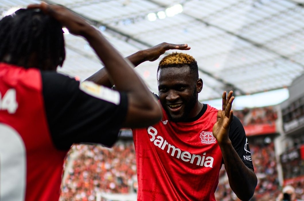 Selebrasi Victor Boniface usai cetak gol kemenangan bagi Bayer Leverkusen di menit akhir untuk memastikan kemenangan atas VfL Wolfsburg (ig bayer04fussball)