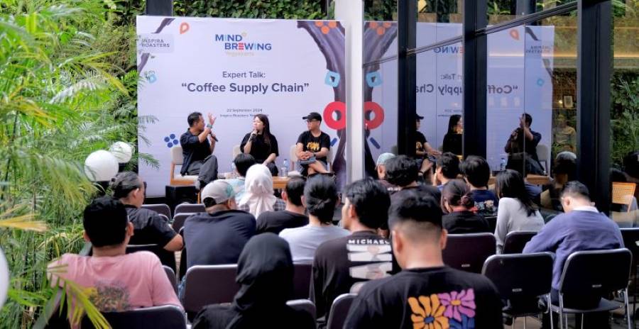 FOKUS: Peserta saat mengikuti diskusi Coffee Supply Chain dalam kegiatan Mindbrewing di Inspira Roasters Yogyakarta Minggu (22/9).