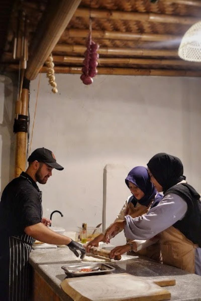 Ide kencan seru membuat pizza.