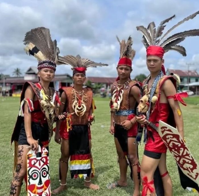 Suku Dayak Yang Mendiami Pulau Kalimantan