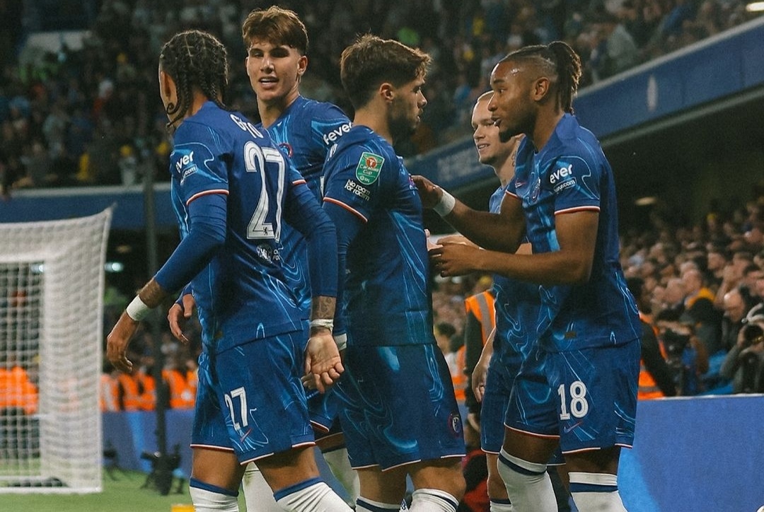 Selebrasi penggawa Chelsea usai Christopher Nkunku cetak hattrick dalal kemenangan 5-0 Chelsea atas Barrow di Carabao Cup (ig chelseafc)