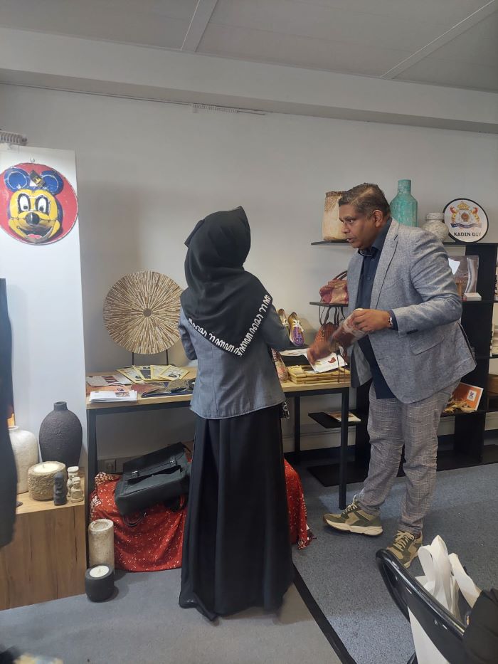 Produk lokal dari DIY yang dipamerkan saat kunjungan Disperindag DIY ke Belgia.
