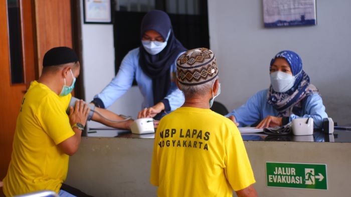 RUTIN: Pemeriksaan kesehatan bagi warga binaan di bawah wilayah hukum Kemenkumham DIY.