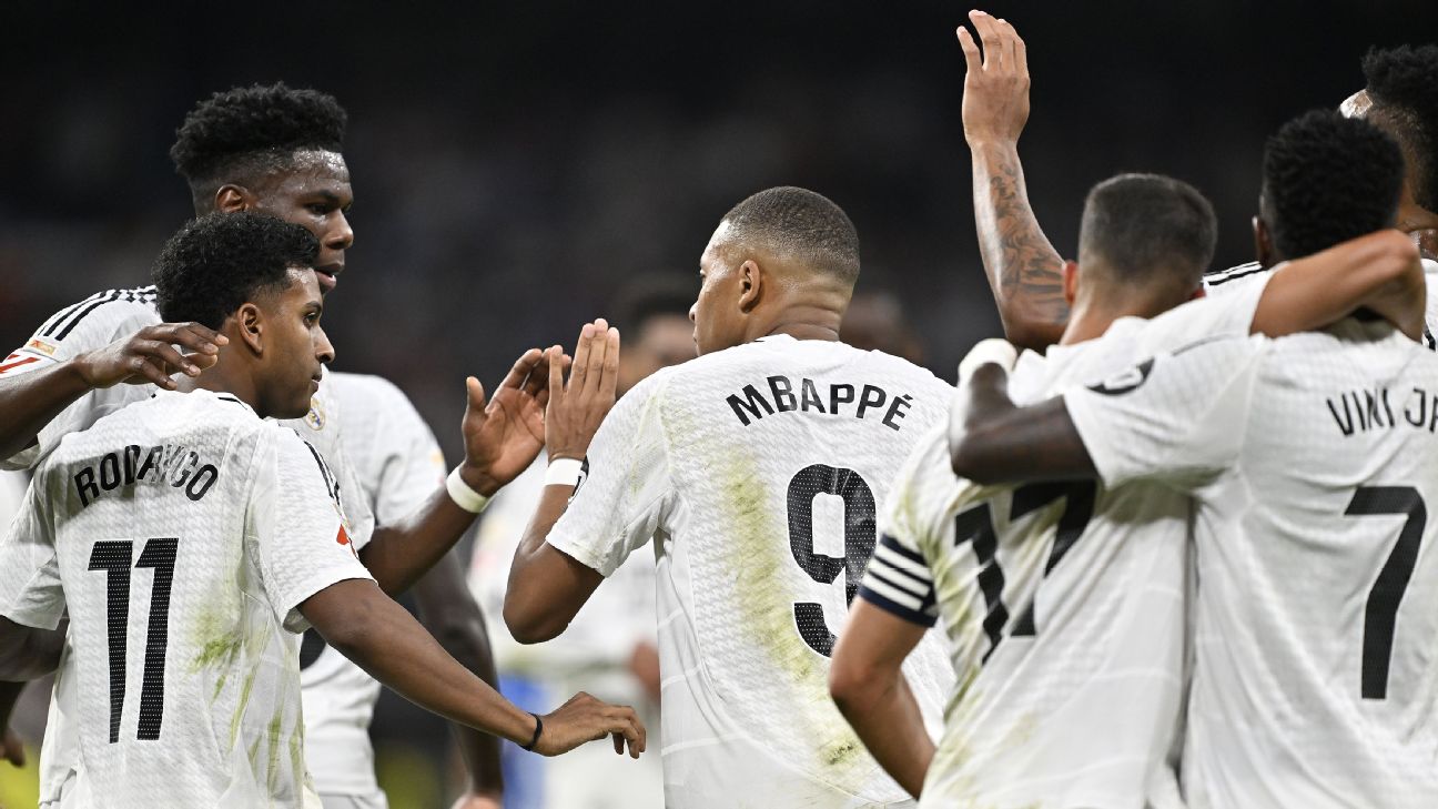 Selebrasi pemain Real Madrid usai kalahkan Deportivo Alaves dalam lanjutan La Liga