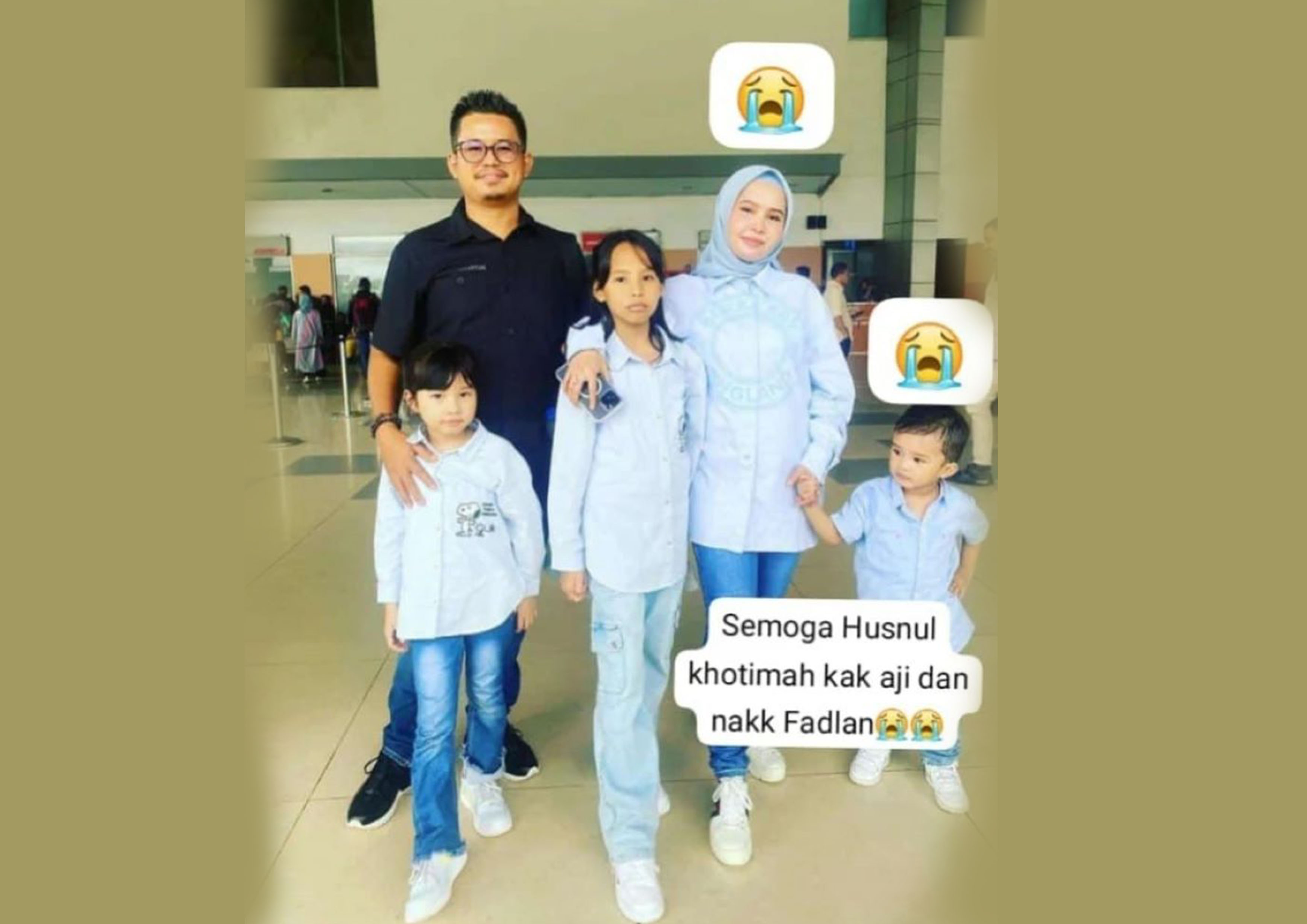 Keluarga owner Warung Pallubasa Serigala. Foto :
