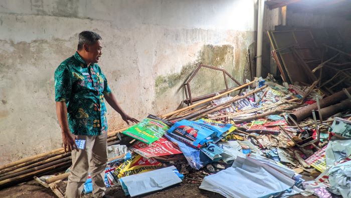 Baliho-baliho paslon di Pilkada Gunungkidul 2024 yang terjaring razia Satpol PP.