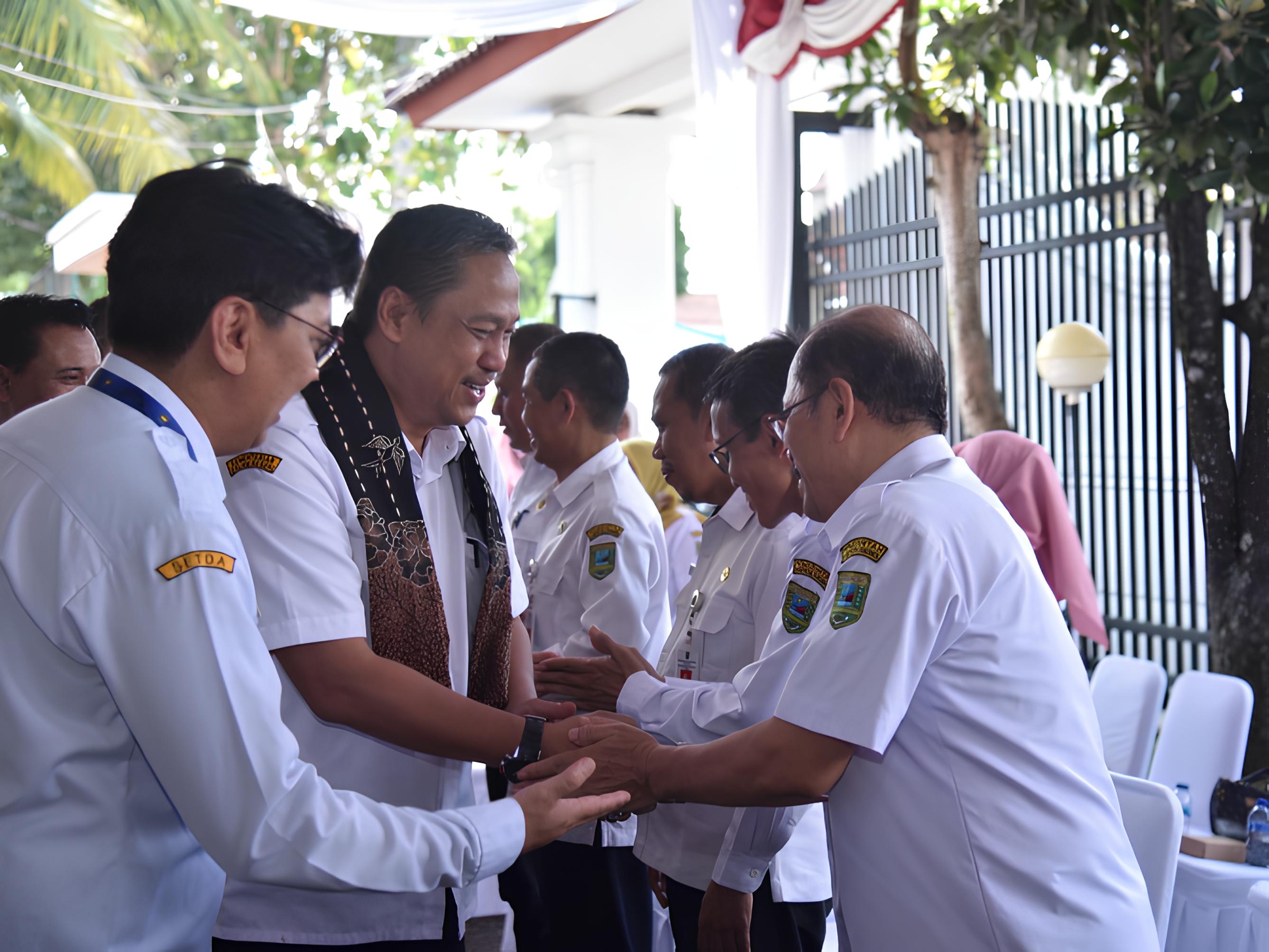 MULAI KERJA : Pjs Bupati Kebumen Boedyo Dharmawan tiba di Kebumen usai dikukuhkan oleh Pj Gubernur Jawa Tengah Nana Sudjana.
