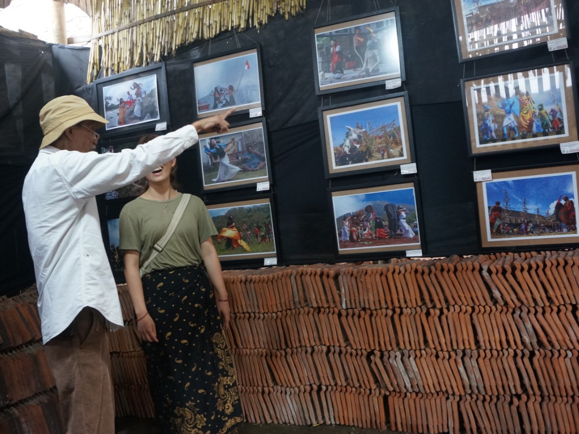 &nbsp;  DAYA TARIK: Pameran foto bertajuk Gumregah Bareng, Gayeng, Seneng turut meramaikan gelaran Festival Lima Gunung XXIII.  &nbsp;