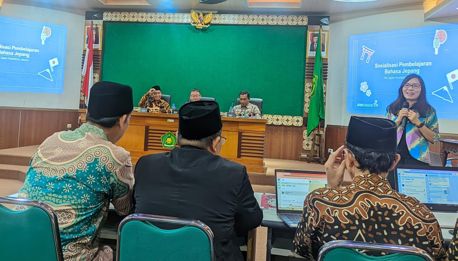 KOLABORASI - Tenaga pendidik Madamusba mengikuti sosialisasi pembelajaran bahasa Jepang di Aula Kemenag Provinsi D.I Jogjakarta pada Rabu (25/9/2024)  (GUNAWAN/Radar Jogja)