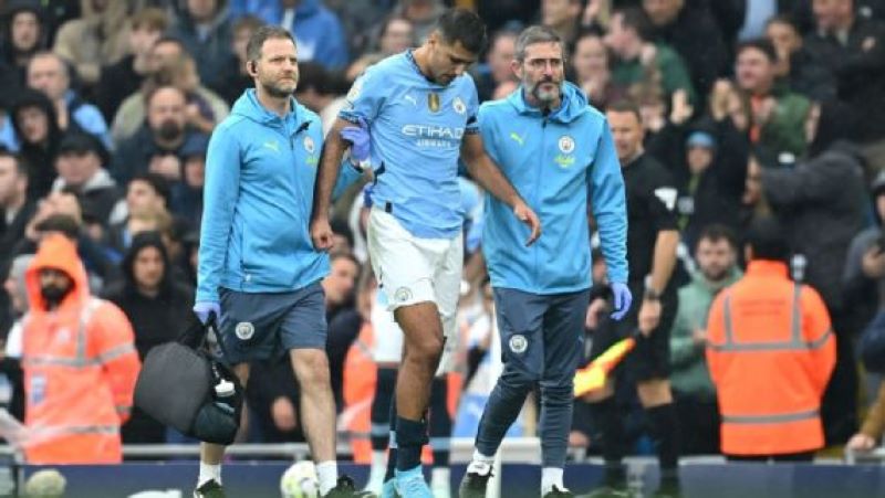 Manchester City pastikan Rodri alami cedera ligamen pada lutut kanan (Michael Regan/Getty Images)